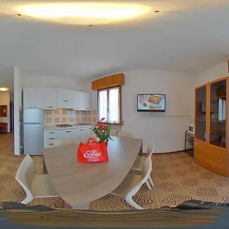 アパート Apartments In Lignano Sabbiadoro 42747